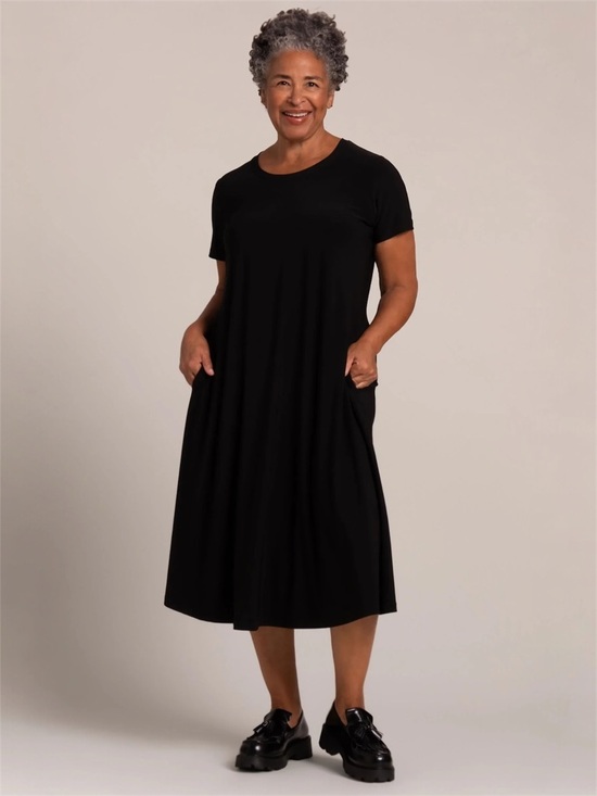 Sympli Dresses & Skirts - Sympli Fit & Flare Dress Short Sleeve Black Size 6